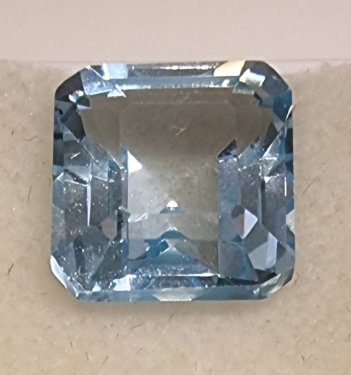 Sky Blue Topas – stor fasettert edelsten