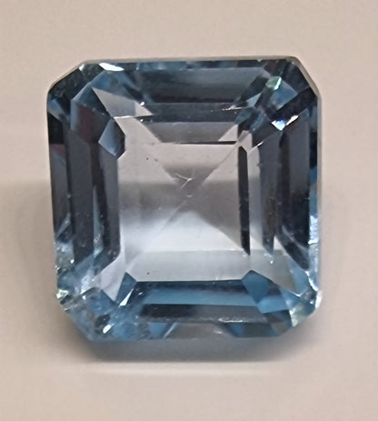 Sky Blue Topas – stor fasettert edelsten
