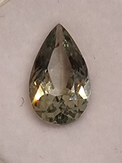 Naturlig grønn apatitt 3,43 ct – GIT-sertifisert