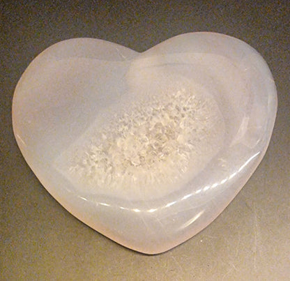 Kvartshjerte med naturlig krystallstruktur – 142 g
