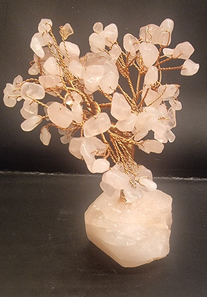 Rosenkvartstre på naturstein – 13 cm
