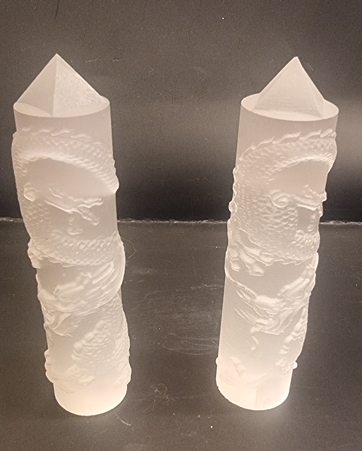 Selenittårn med utskåret drage – 10,5 cm