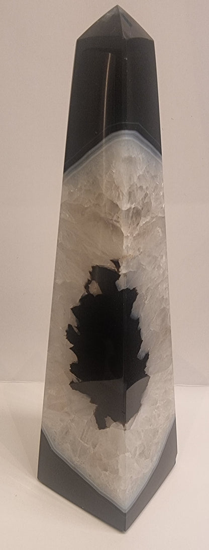 Stort agat-tårn med druzy – 18,8 cm