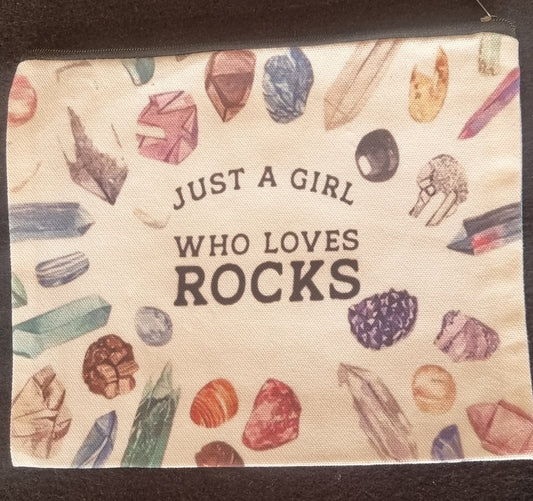 TOALETTVESKE MED MINERALMOTIV – «JUST A GIRL WHO LOVES ROCKS»