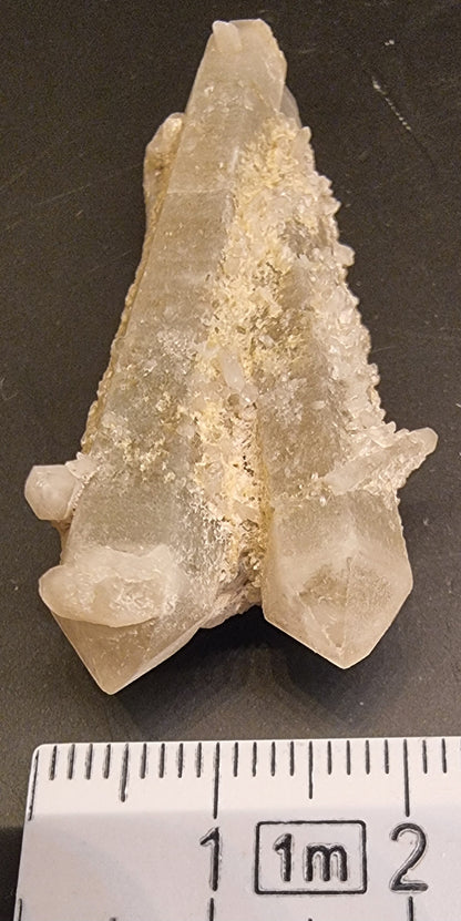 BERGKRYSTALL MED FIN DRUSEVEKST