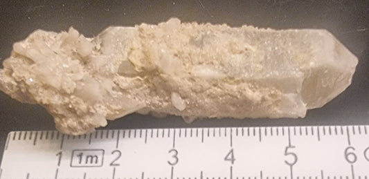 BERGKRYSTALL MED DRUSISK KVARTSBELEGG – 20 G