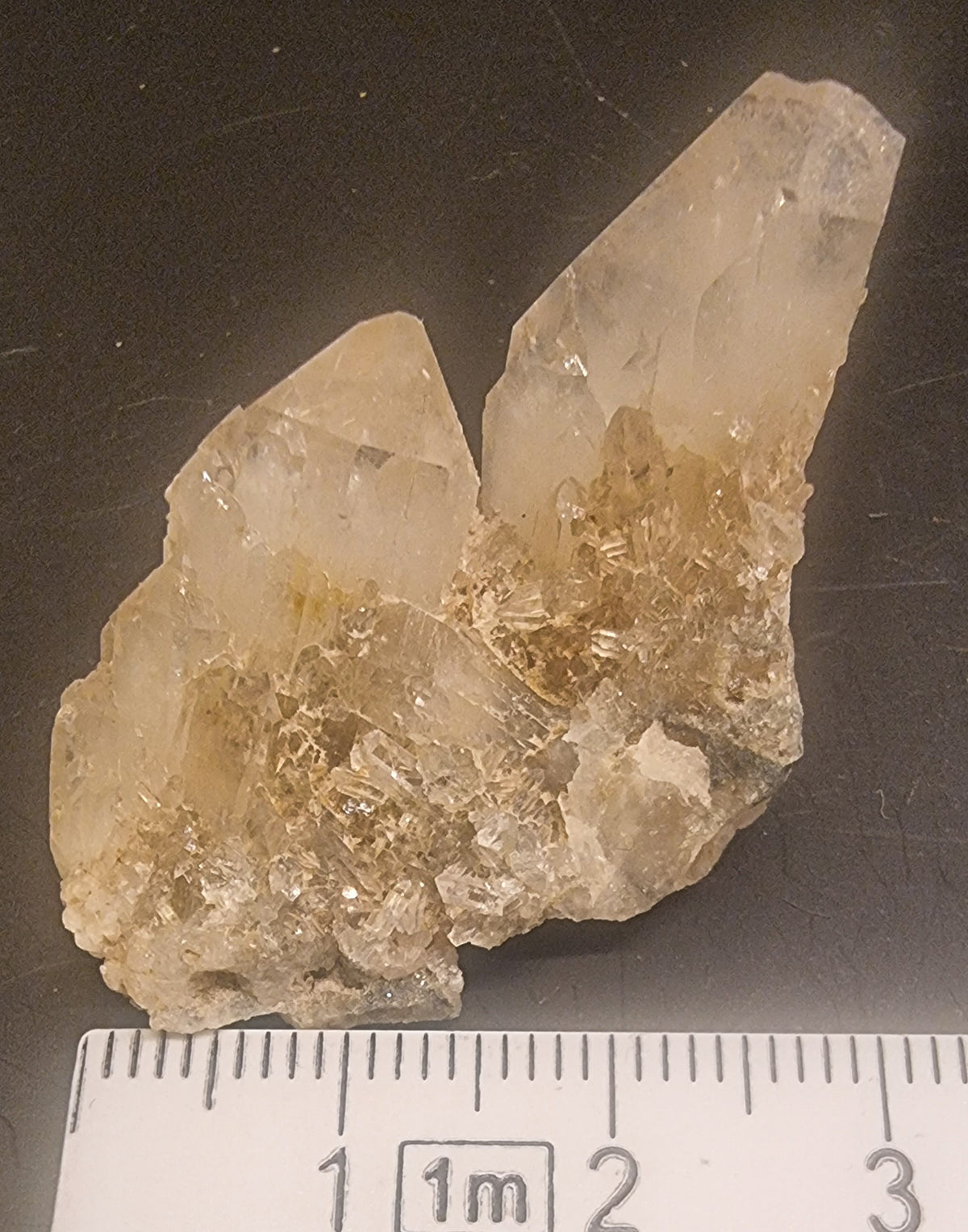 BERGKRYSTALL MED SEKUNDÆRKRYSTALLER – 12 G