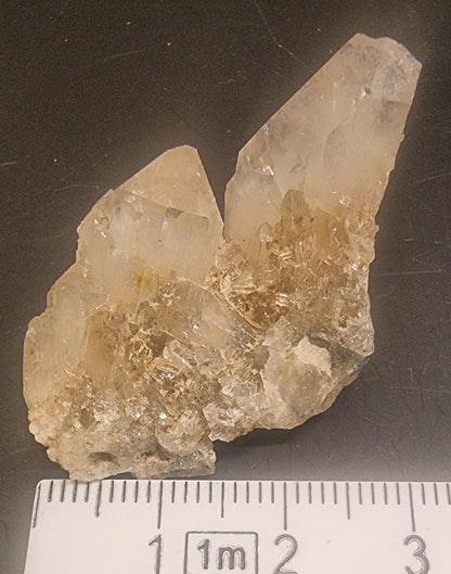 BERGKRYSTALL MED SEKUNDÆRKRYSTALLER – 12 G