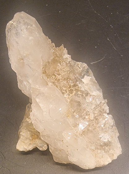 BERGKRYSTALL MED SEKUNDÆRKRYSTALLER – 12 G