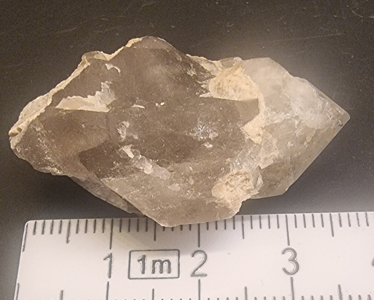 RØYKKVARTS MED HVITT MINERALBELEGG – 14 G