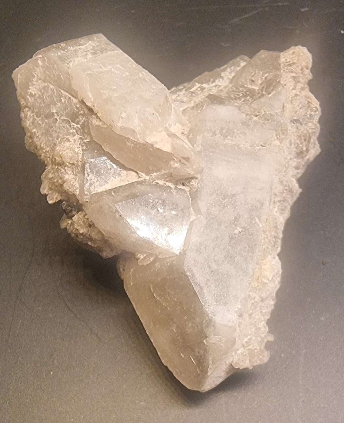 LYS RØYKKVARTS MED HVITT MINERALBELEGG – 13 G