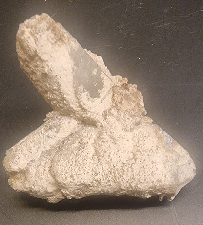 LYS RØYKKVARTS MED HVITT MINERALBELEGG – 13 G