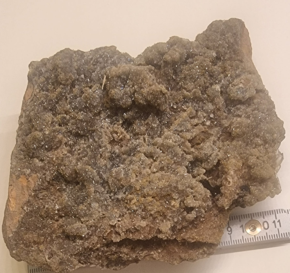 KALSITT MED DRUSISK KVARTSBELEGG – 465 G