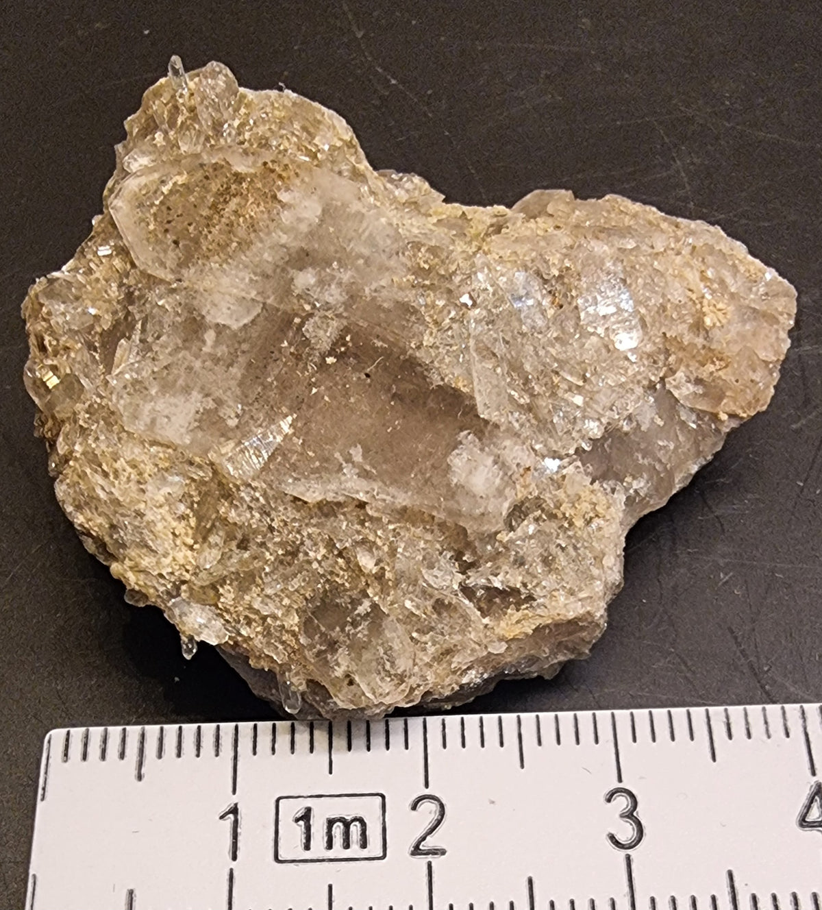 BERGKRYSTALL PÅ MUSKOVITT – 25 G