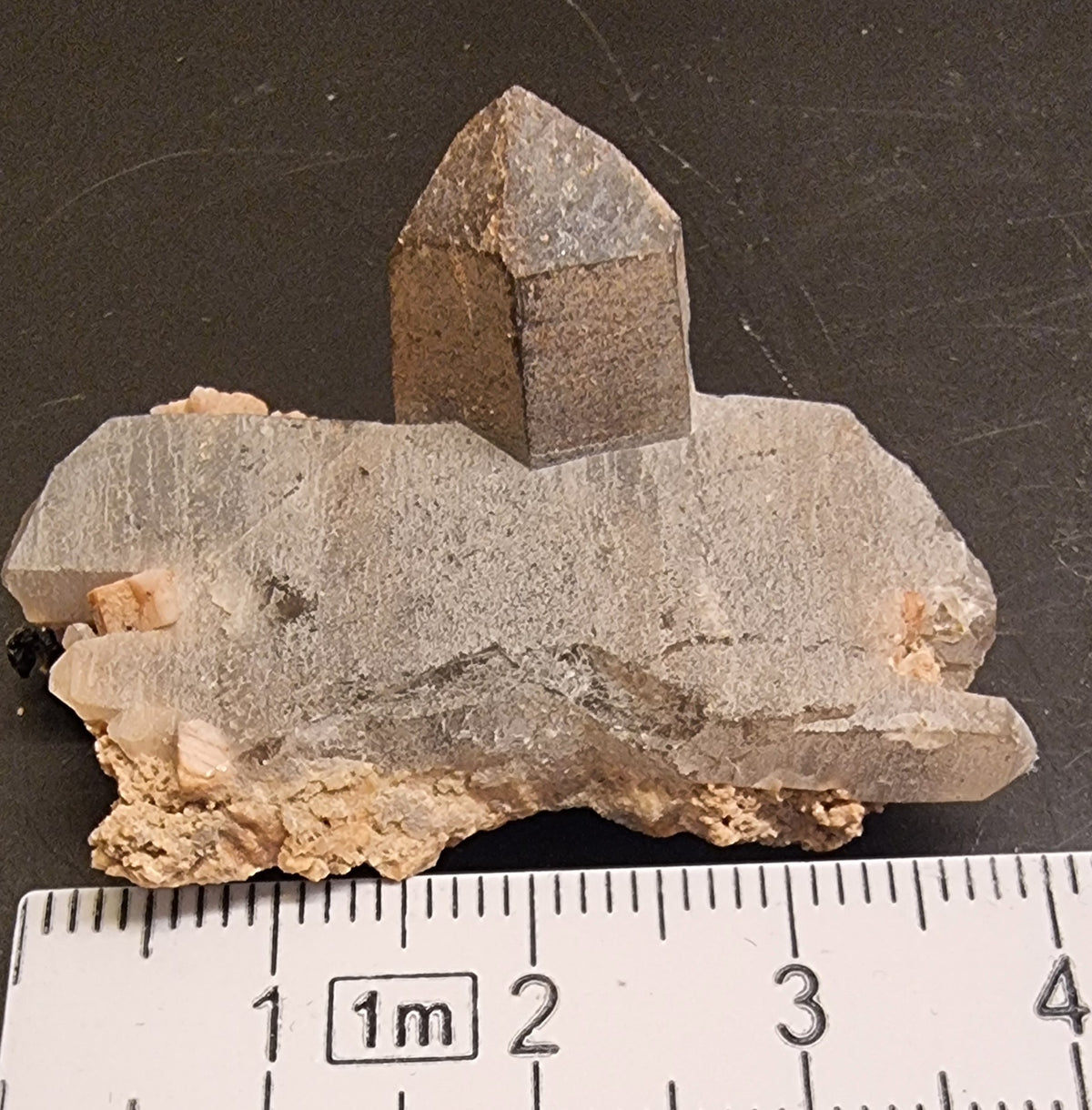 RØYKKVARTS MED FELTSPAT OG GLIMMER – 12 G