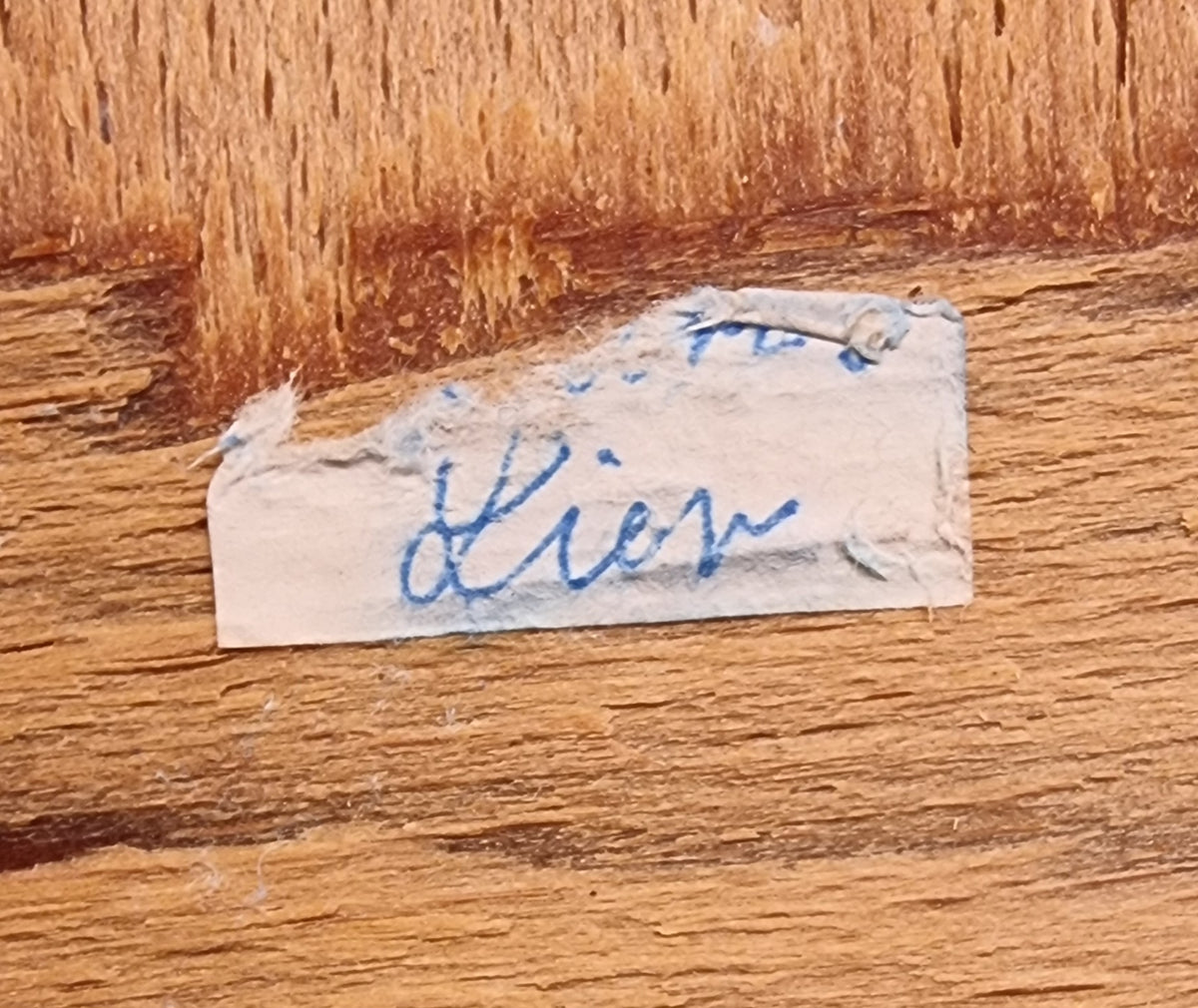 MONTERT KVARTSSAMLING FRA LIER – 7,8 CM