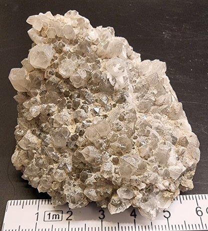 KALSITT – TETT ROMBOEDRISK KRYSTALLGRUPPE – 142 G