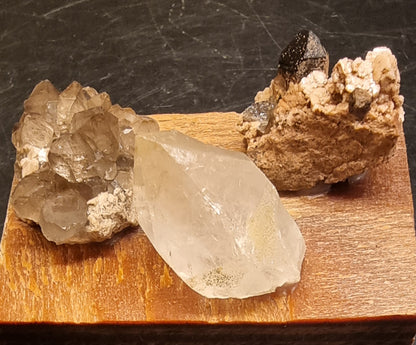 KVARTS OG FELTSPAT – LIER