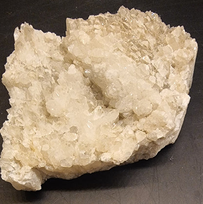 CALCITTKLYNGE MED RHOMBOEDRISKE KRYSTALLER – 422 G
