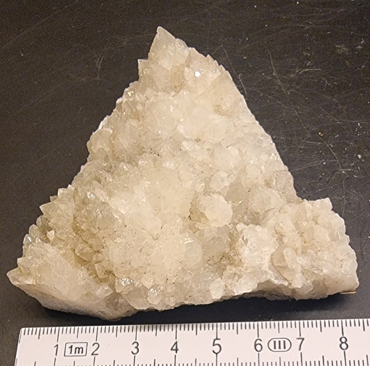 CALCITTKLYNGE MED ROMBOEDRISKE KRYSTALLER – 177 G