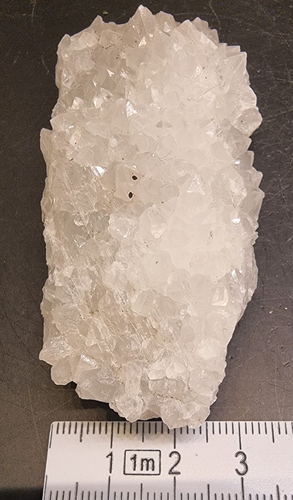 CALCITTDRUSE MED LYSE KRYSTALLER – 89 G