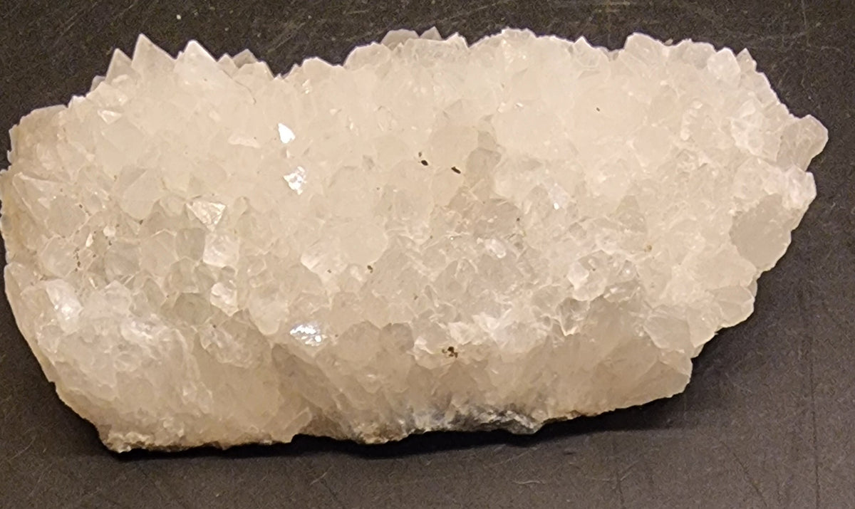 CALCITTDRUSE MED LYSE KRYSTALLER – 89 G
