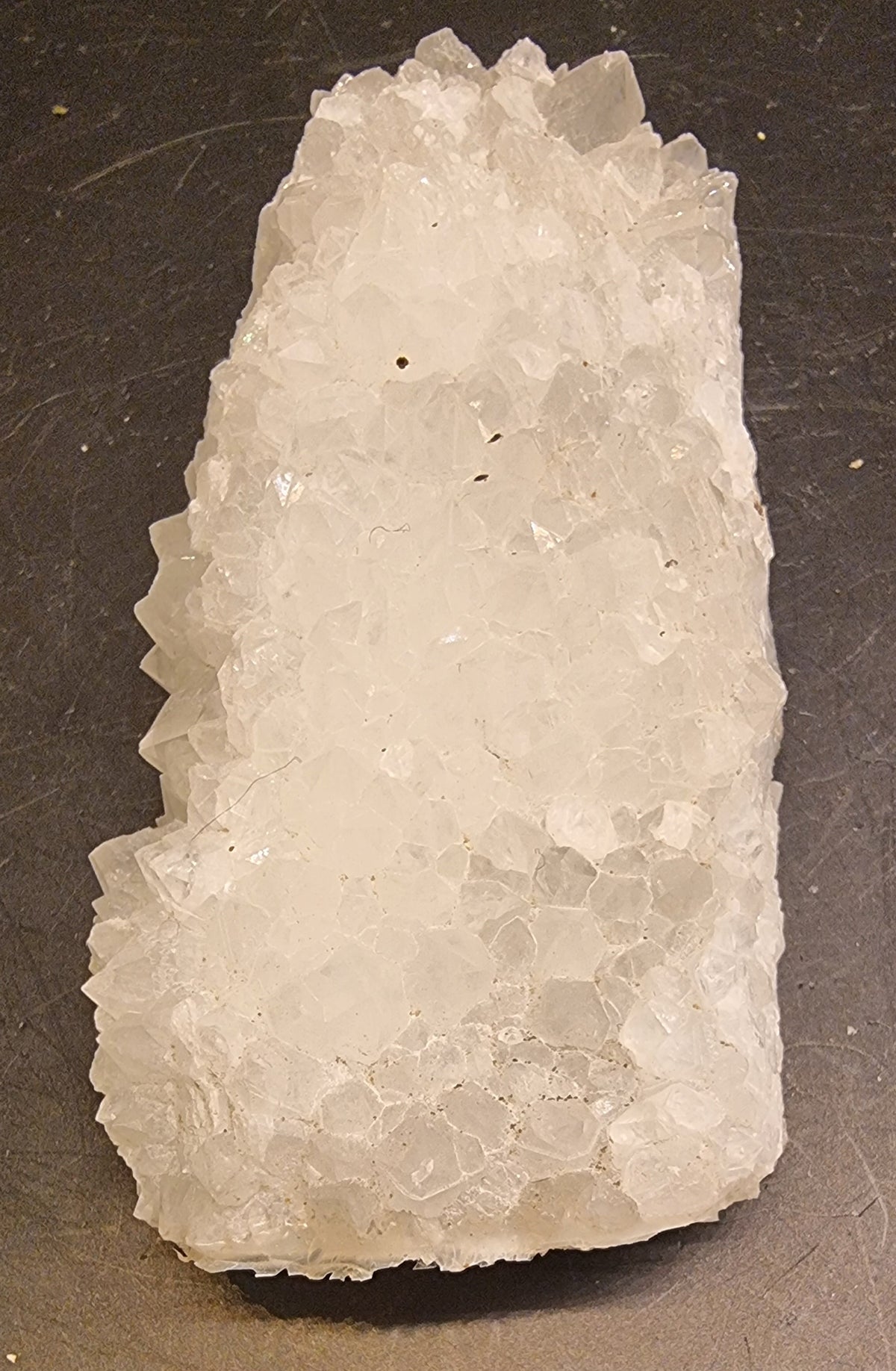 CALCITTDRUSE MED LYSE KRYSTALLER – 89 G