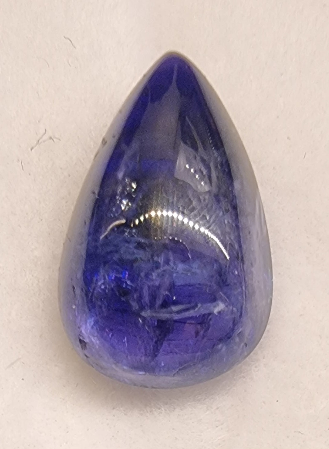 TANZANITT – PÆREFORMET CABOCHON – 5,00 CT