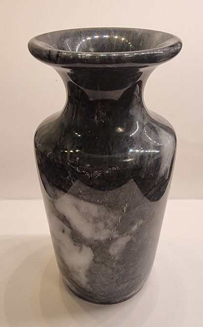 POLERT VASE I MØRK NATURSTEIN – 15 CM – 665 G
